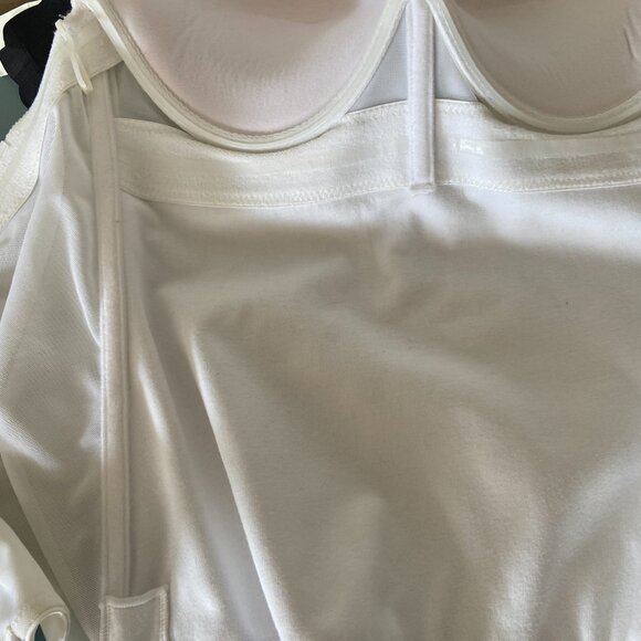 NWT - White Bustier with garter straps - Size 34DD - Picture 6 of 9